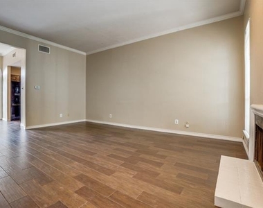 4325 Bowser Avenue - Photo Thumbnail 1