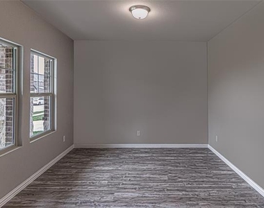 448 Ella Lane - Photo Thumbnail 2