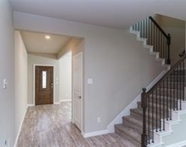 448 Ella Lane - Photo Thumbnail 1