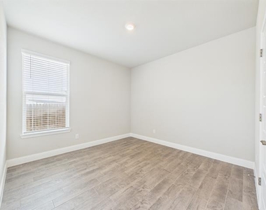 2304 Blackcap Street - Photo Thumbnail 28