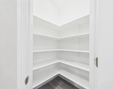 2304 Blackcap Street - Photo Thumbnail 12