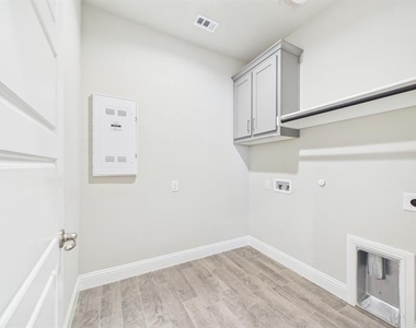 2304 Blackcap Street - Photo Thumbnail 31
