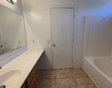 12930 W Lamar Road - Photo Thumbnail 21