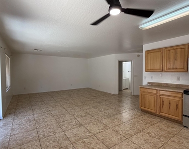 12930 W Lamar Road - Photo Thumbnail 4