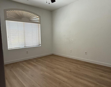 12930 W Lamar Road - Photo Thumbnail 10