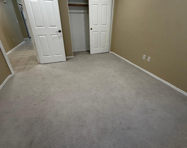 5434 W Saint John Road - Photo Thumbnail 13