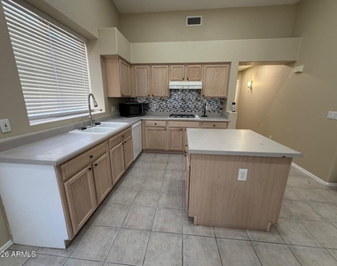 5434 W Saint John Road - Photo Thumbnail 8