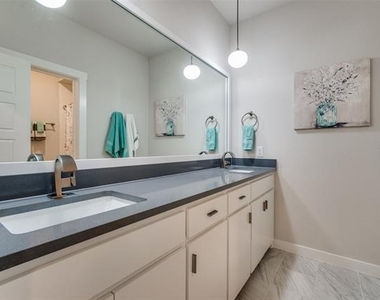 3711 Rosemont Drive - Photo Thumbnail 15
