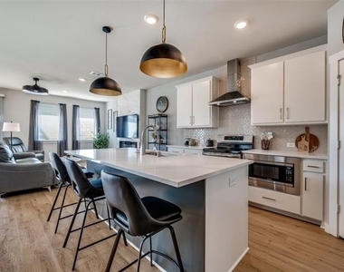 3711 Rosemont Drive - Photo Thumbnail 9