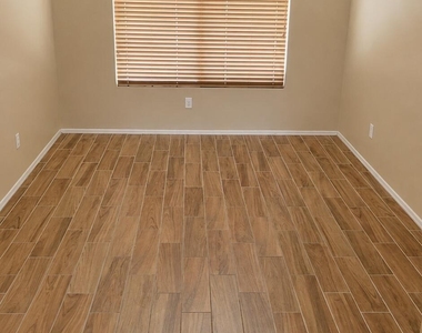 14138 N 158th Court - Photo Thumbnail 4
