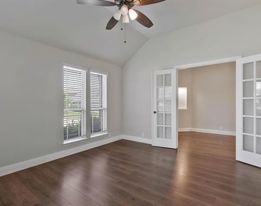 1217 Snowbird Drive - Photo Thumbnail 7