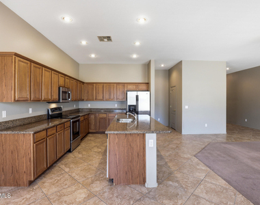 18185 W Rimrock Street - Photo Thumbnail 10