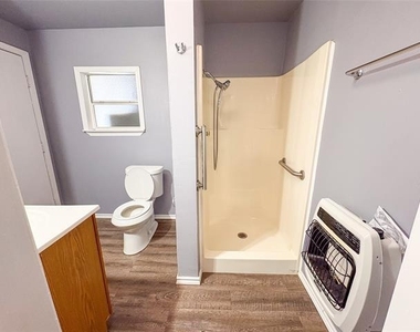 528 W Florence - Photo Thumbnail 13