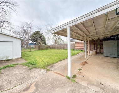 528 W Florence - Photo Thumbnail 17