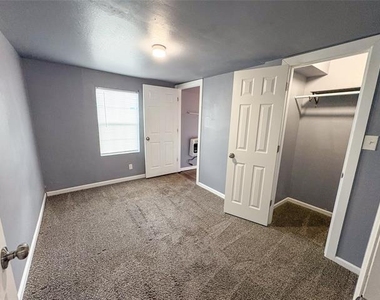 528 W Florence - Photo Thumbnail 9
