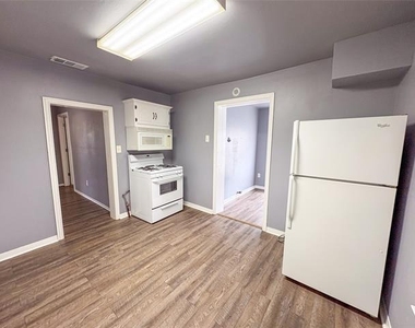 528 W Florence - Photo Thumbnail 8