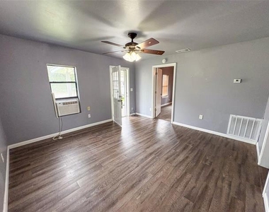 528 W Florence - Photo Thumbnail 2
