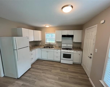 2546 Searcy Drive - Photo Thumbnail 4