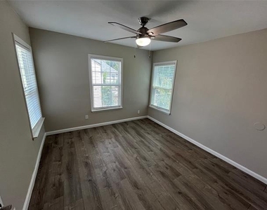 2546 Searcy Drive - Photo Thumbnail 7