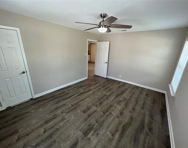 2546 Searcy Drive - Photo Thumbnail 6