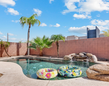 8771 E Pinchot Avenue - Photo Thumbnail 9