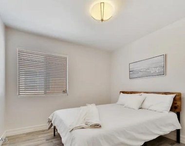 8771 E Pinchot Avenue - Photo Thumbnail 8