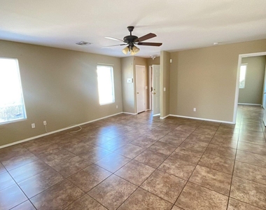 7381 W Palo Verde Drive - Photo Thumbnail 3