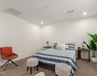 1821 W Hadley Street - Photo Thumbnail 17