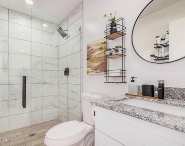 1821 W Hadley Street - Photo Thumbnail 14