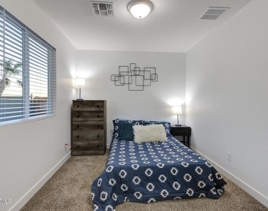1821 W Hadley Street - Photo Thumbnail 9
