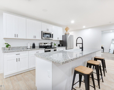1821 W Hadley Street - Photo Thumbnail 1