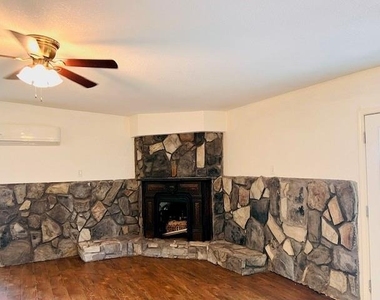 1924 Connally Street - Photo Thumbnail 8