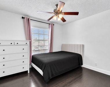 7145 Crescent Creek Place - Photo Thumbnail 37