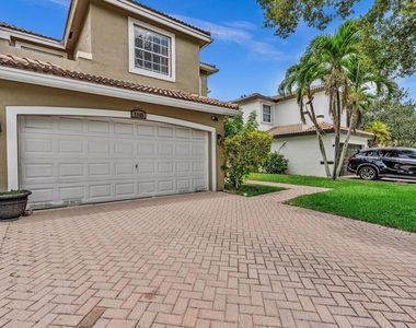 7145 Crescent Creek Place - Photo Thumbnail 3