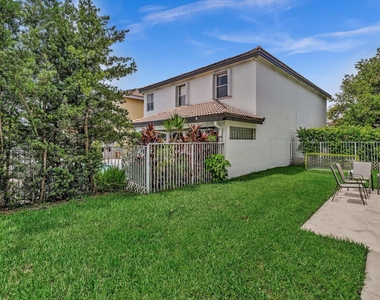 7145 Crescent Creek Place - Photo Thumbnail 14