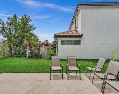 7145 Crescent Creek Place - Photo Thumbnail 13