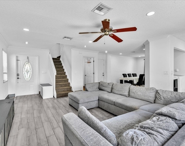 7145 Crescent Creek Place - Photo Thumbnail 22