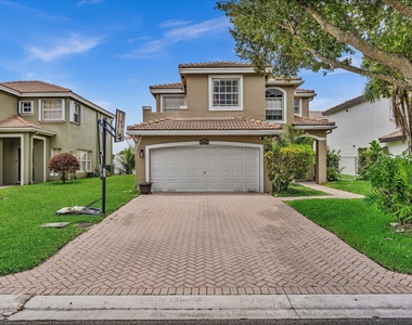 7145 Crescent Creek Place - Photo Thumbnail 2