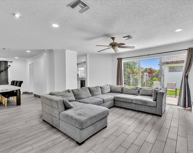 7145 Crescent Creek Place - Photo Thumbnail 7