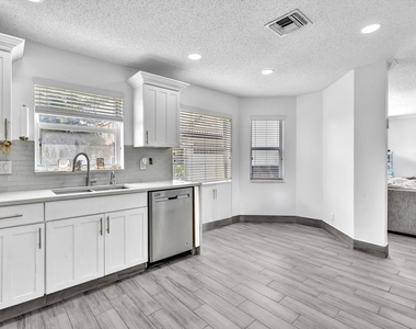 7145 Crescent Creek Place - Photo Thumbnail 35