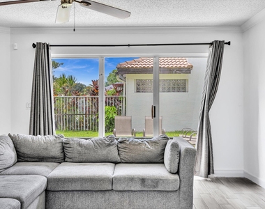 7145 Crescent Creek Place - Photo Thumbnail 11