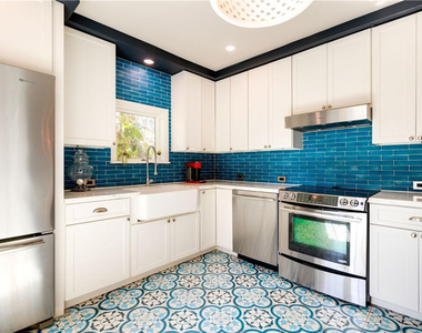 1132 Ne 105th Street - Photo Thumbnail 8
