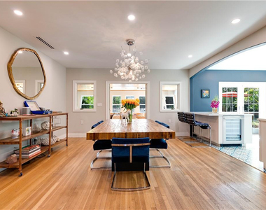 1132 Ne 105th Street - Photo Thumbnail 4