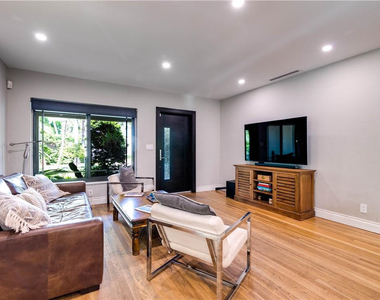 1132 Ne 105th Street - Photo Thumbnail 16