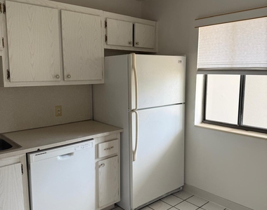 4465 Luxemburg Court - Photo Thumbnail 4