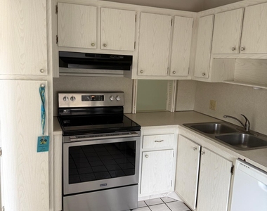4465 Luxemburg Court - Photo Thumbnail 5