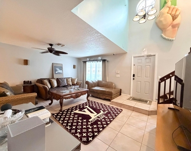 61 Nw 110th Avenue - Photo Thumbnail 16