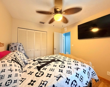 61 Nw 110th Avenue - Photo Thumbnail 43