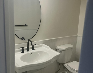 530 E Kerry Lane - Photo Thumbnail 13