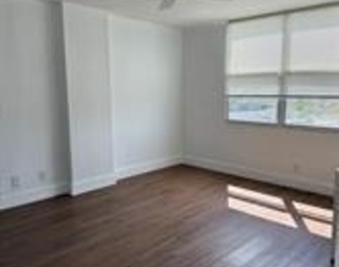 111 Royal Park Drive - Photo Thumbnail 13
